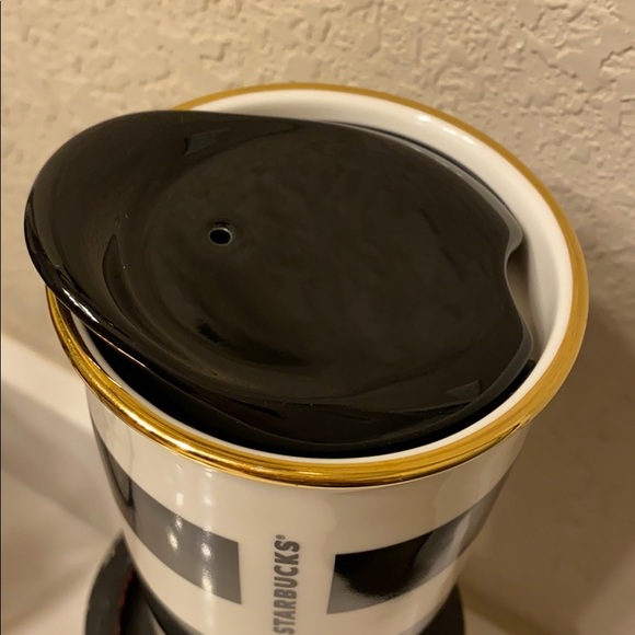 Alice and Olivia Starbucks cup limited edition *rare and htf * - Picture 6 of 6